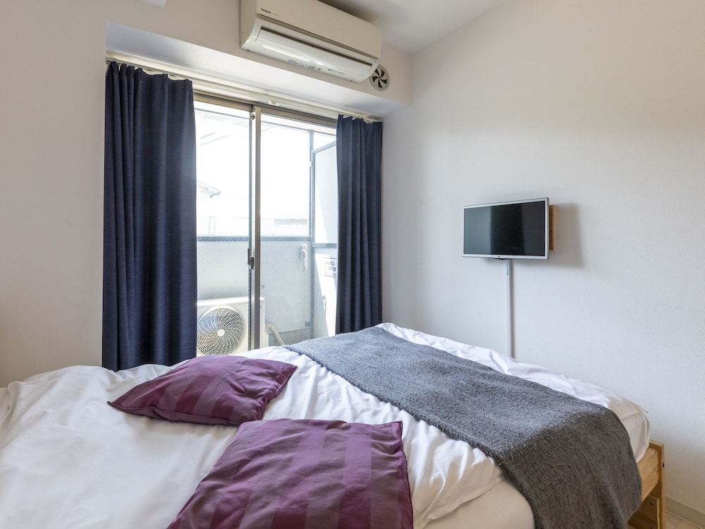 セミダブル 客室2 | Tabist グローレ大阪