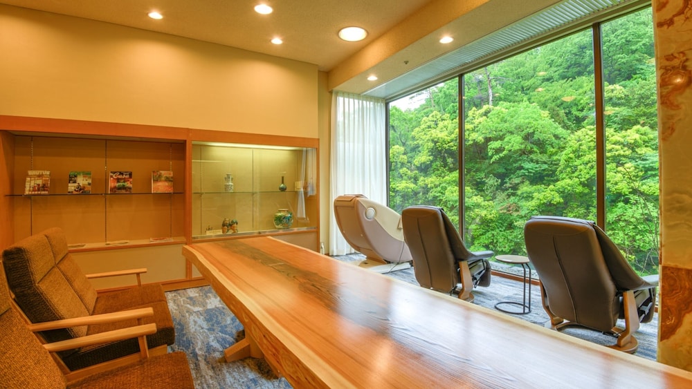 [渓流眺望]サウナ＆源泉露天風呂付き洋室ツイン(2025年誕生) エグゼクティブ ラウンジ0 | 山中温泉 白鷺湯たわらや