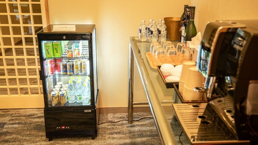 [渓流眺望]サウナ＆源泉露天風呂付き洋室ツイン(2025年誕生) エグゼクティブ ラウンジ2 | 山中温泉 白鷺湯たわらや