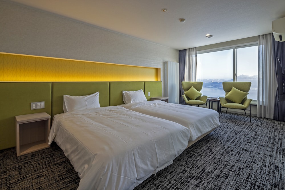 スタンダード ツインルーム 禁煙 レイクビュー 客室2 | HOTEL COCOA (ホテル ココア)