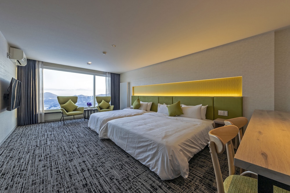 デラックス ツインルーム 禁煙 レイクビュー | HOTEL COCOA (ホテル ココア)