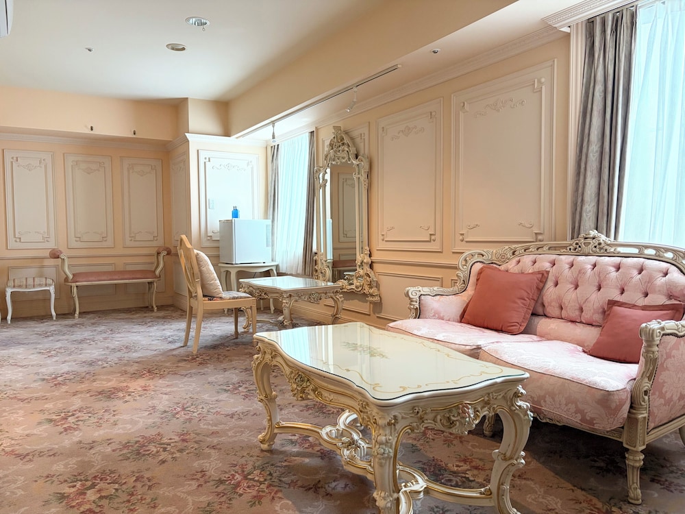 クリスタルスイート 客室1 | 湘南鎌倉クリスタルホテル