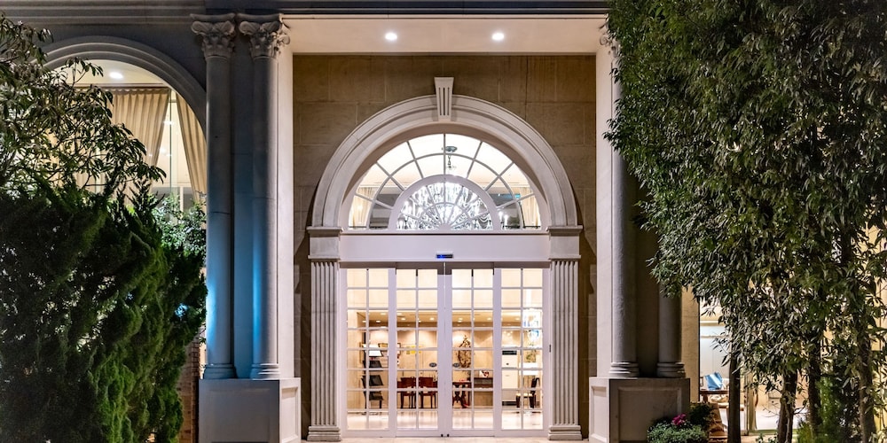 施設の入り口1 | 湘南鎌倉クリスタルホテル 施設の入り口1 | 湘南鎌倉クリスタルホテル