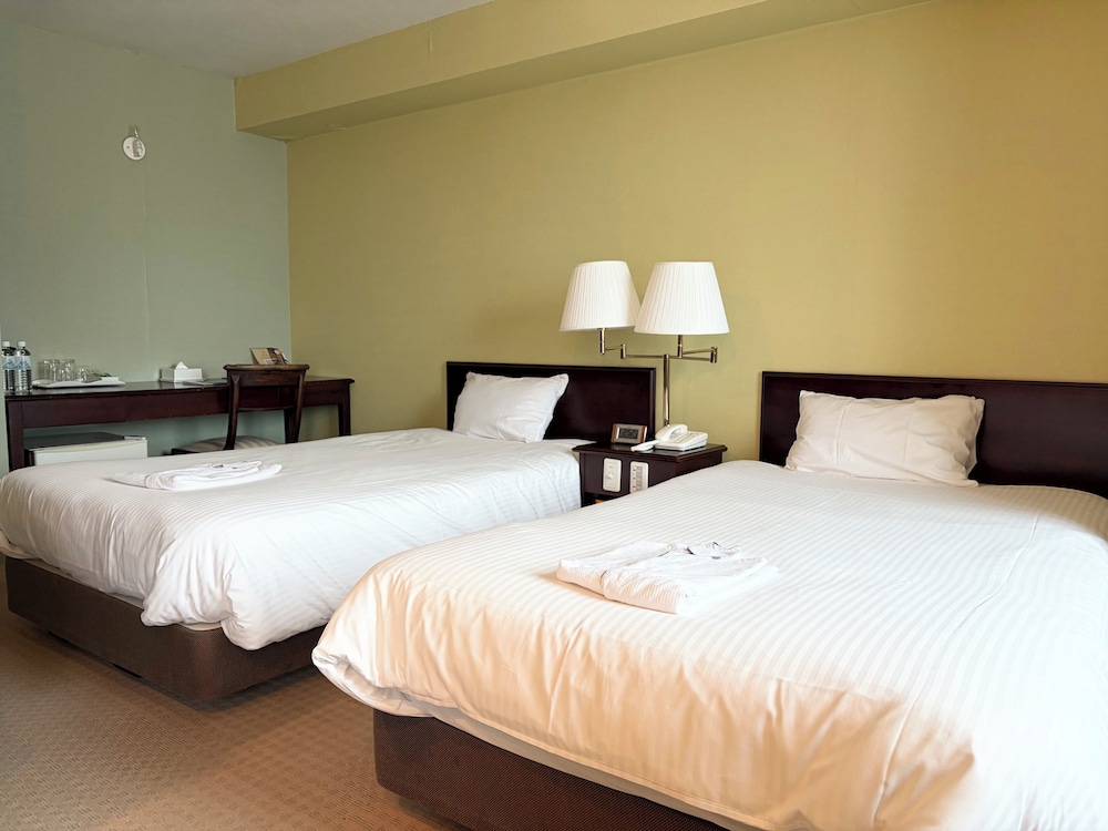 デラックス ツインルーム | 湘南鎌倉クリスタルホテル