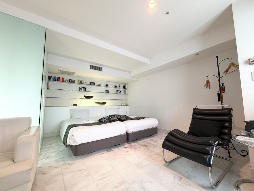 クリスタルスイート 客室2 | 湘南鎌倉クリスタルホテル