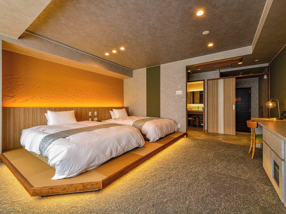 【和モダンルーム】ツイン　ダブルベッド×2台［44平米］禁煙 客室18 | 北陸 福井 あわら温泉 美松