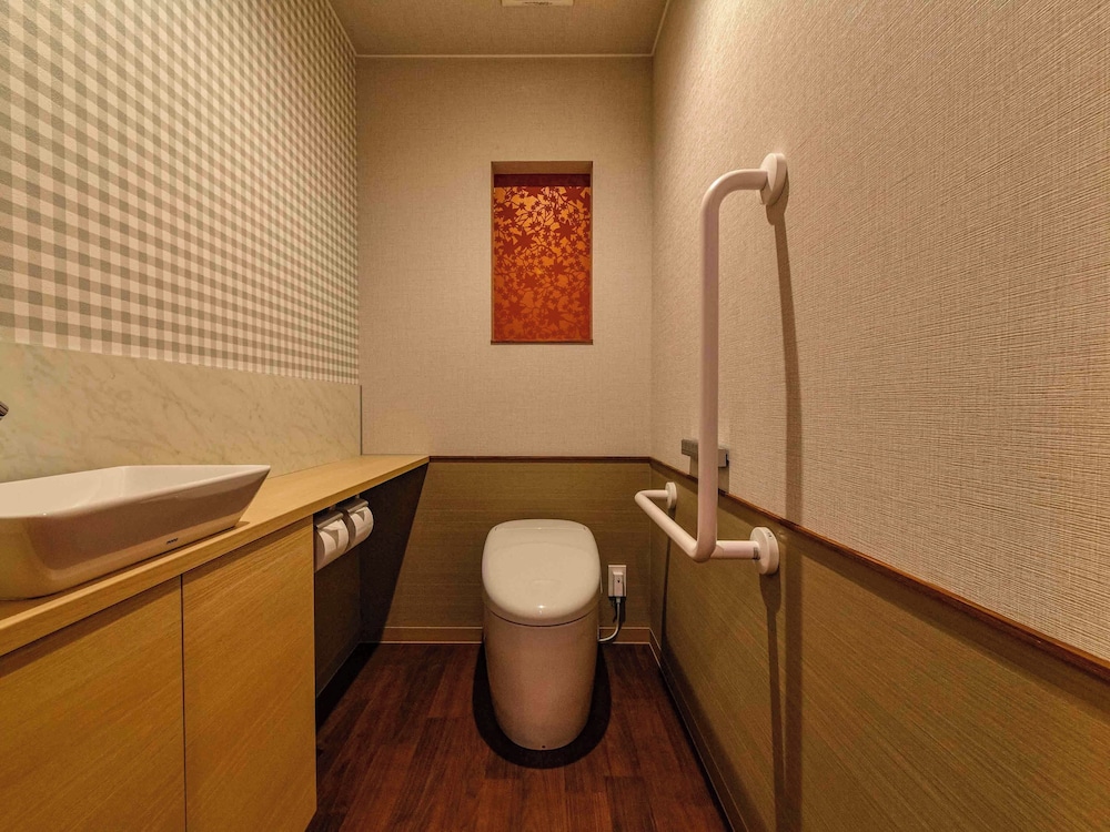 【和モダンルーム】ツイン　ダブルベッド×2台［44平米］禁煙 客室6 | 北陸 福井 あわら温泉 美松