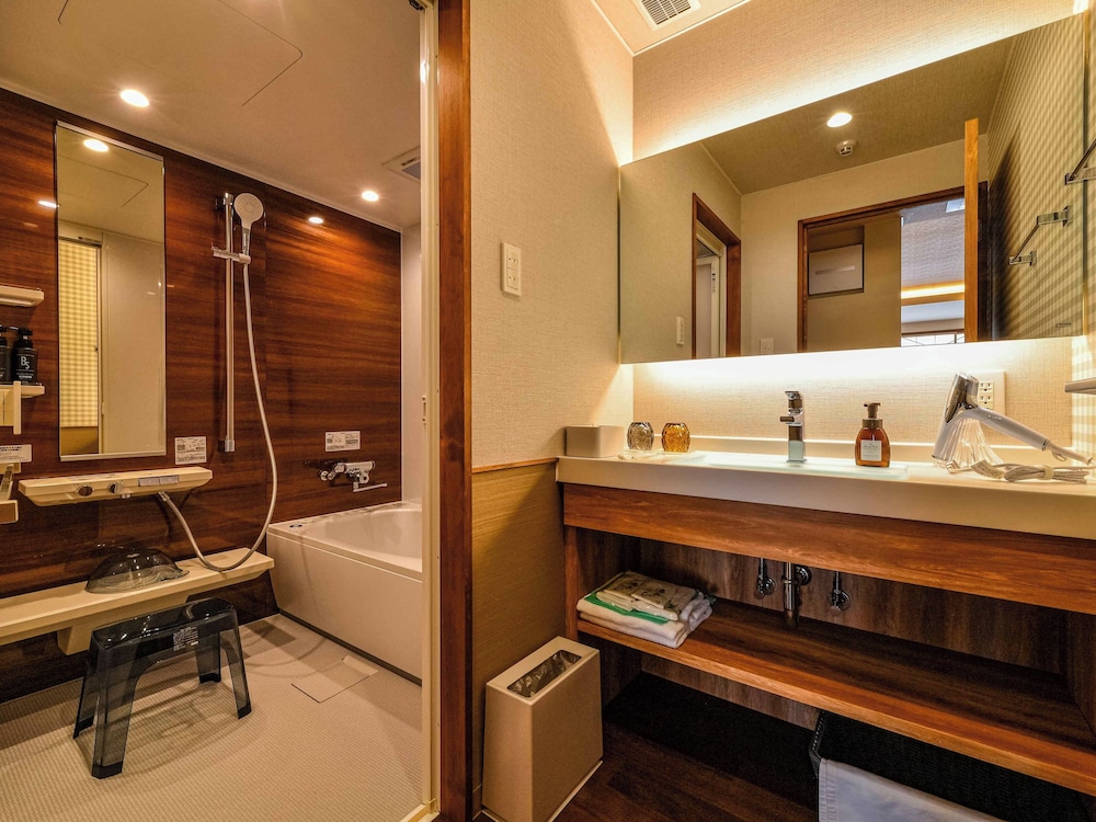 【和モダンルーム】ツイン　ダブルベッド×2台［44平米］禁煙 客室8 | 北陸 福井 あわら温泉 美松