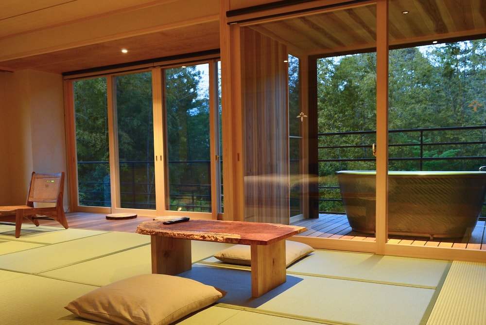 露天風呂付き客室<竹の音> 客室8 | たつた旅館