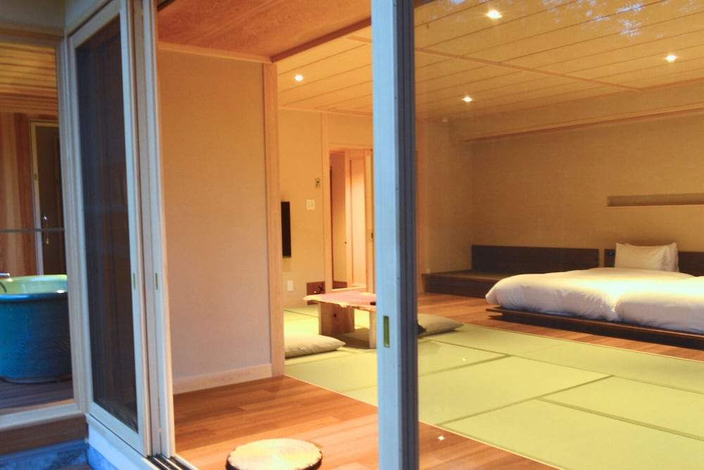 露天風呂付き客室<竹の音> 客室7 | たつた旅館