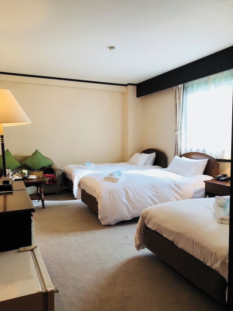 別館トリプルルーム | シェイクスピア ホテル