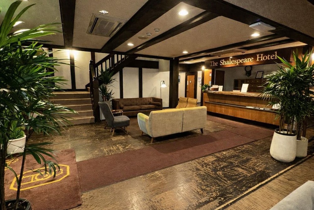 フロント1 | シェイクスピア ホテル