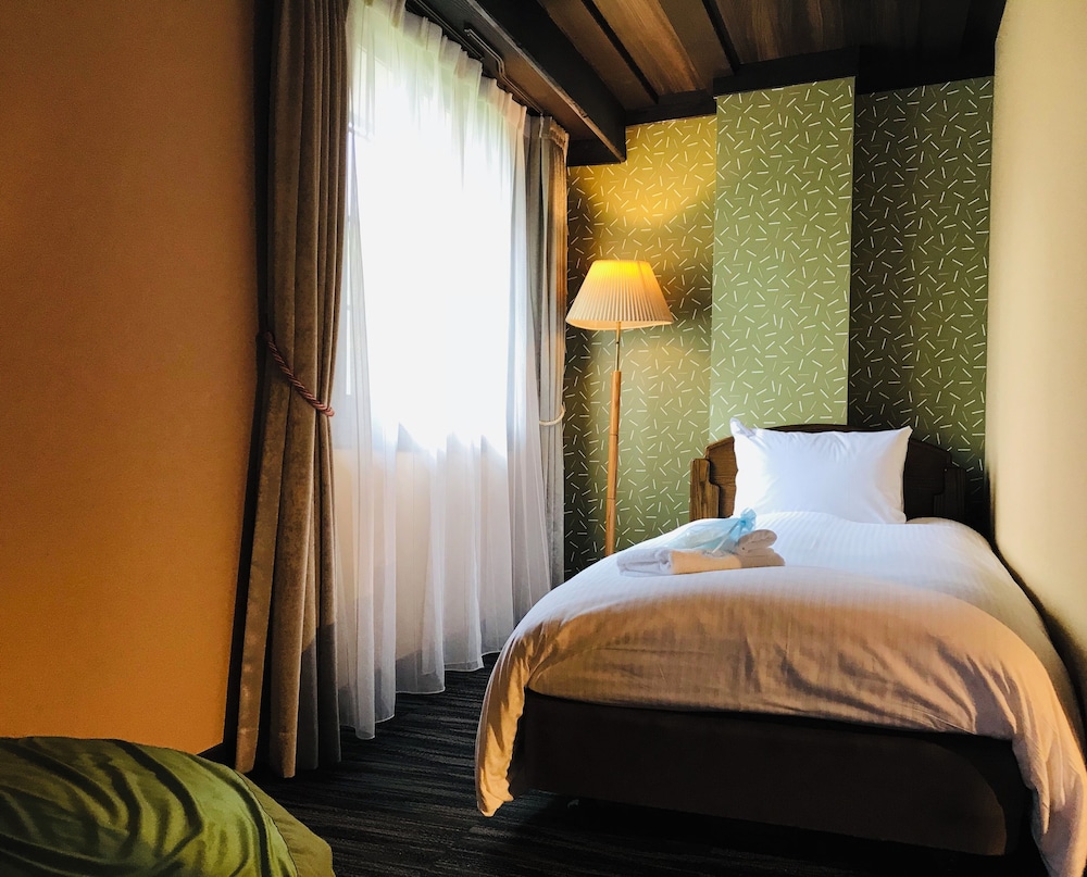 デラックス ルーム 2 ベッドルーム 客室4 | シェイクスピア ホテル