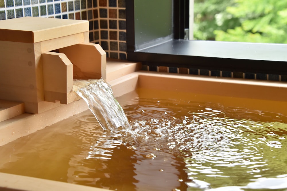 デラックス トリプルルーム 禁煙 【リバービュー】（プライベート温泉付） バスルーム1 | ラビスタ阿寒川 - 大人限定