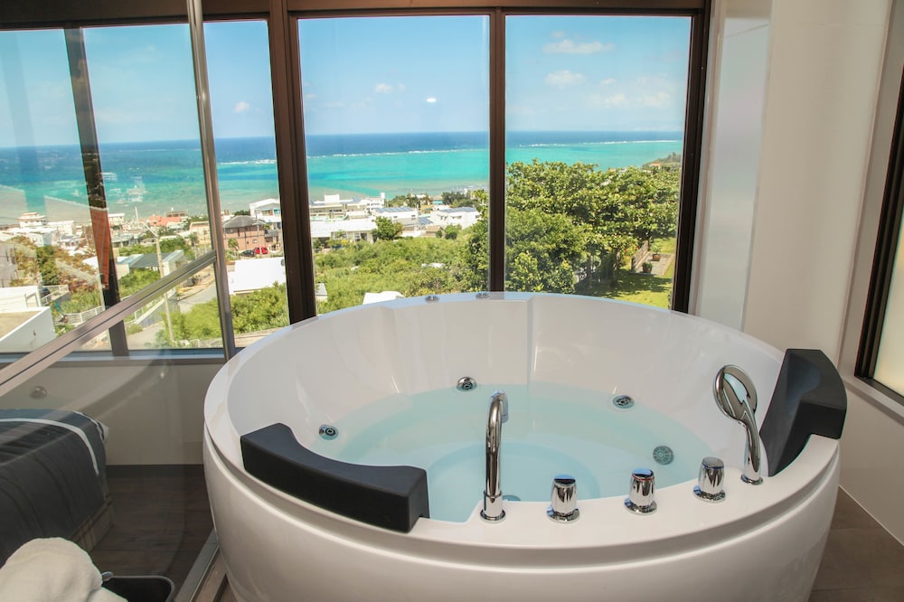 オーシャンビューコンドミニアム2階　ジャグジー付き R005 | FIRST STREET 沖縄 読谷村オーシャンズ