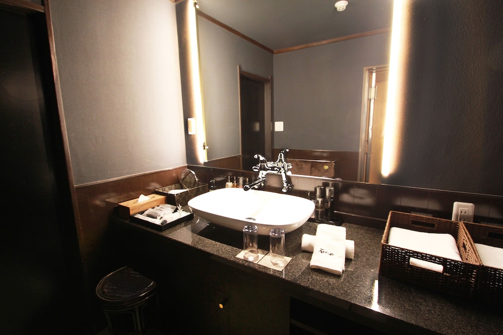 【3階2間】温泉付ツインルーム 客室2 | 石のや 伊豆長岡 (TKP Hotels & Resorts)