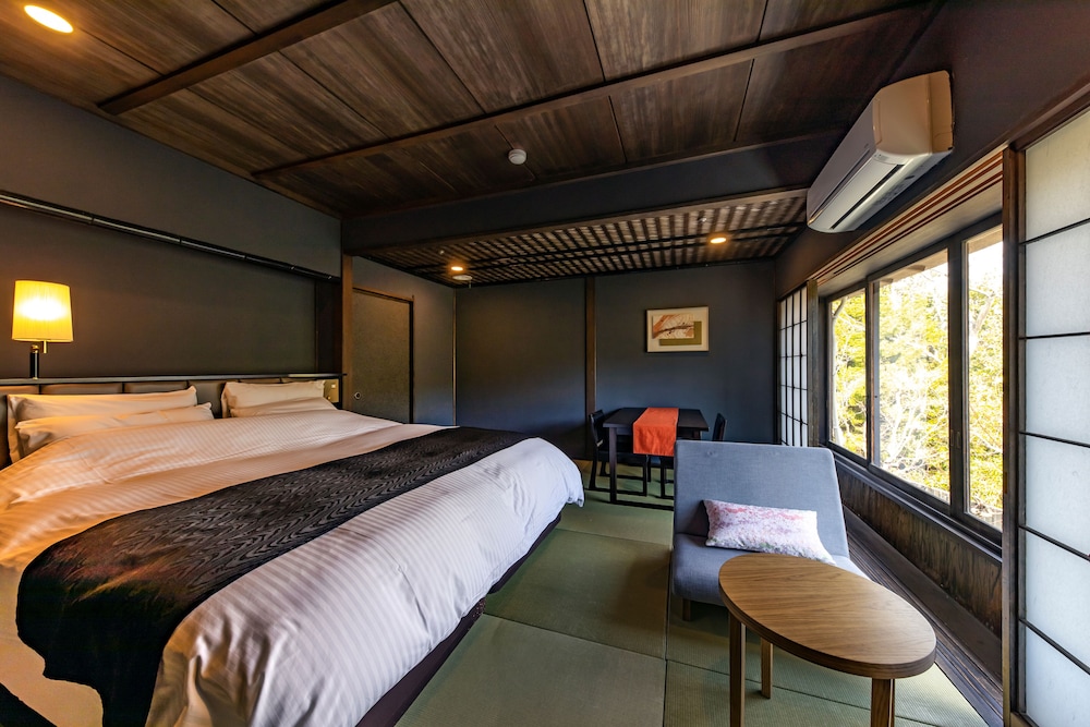 【2階1間】温泉付ダブルルーム 客室3 | 石のや 伊豆長岡 (TKP Hotels & Resorts)