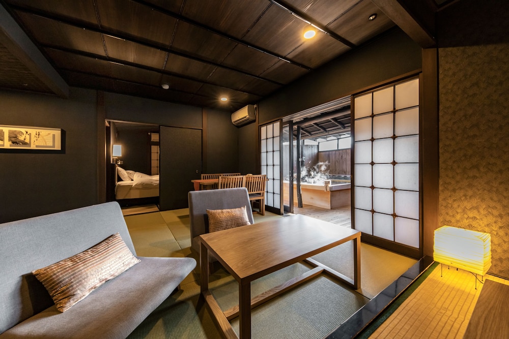 【1階2間-檜風呂-】温泉露天付ダブルルーム | 石のや 伊豆長岡 (TKP Hotels & Resorts)