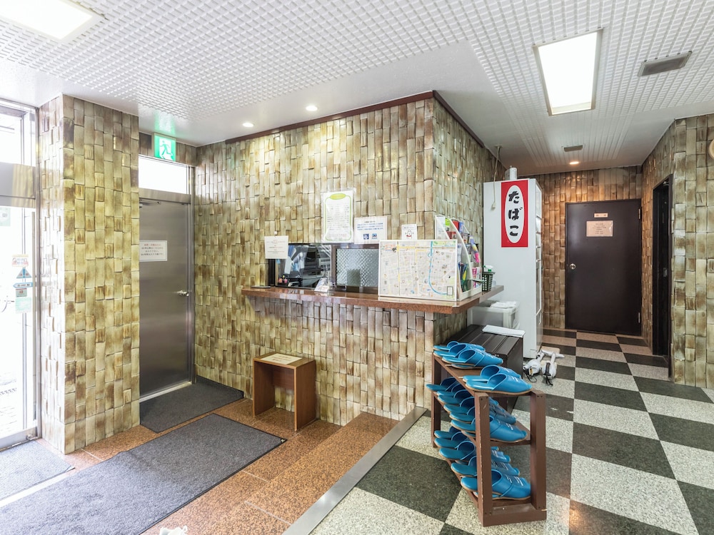 フロント1 | ビジネスホテル加賀