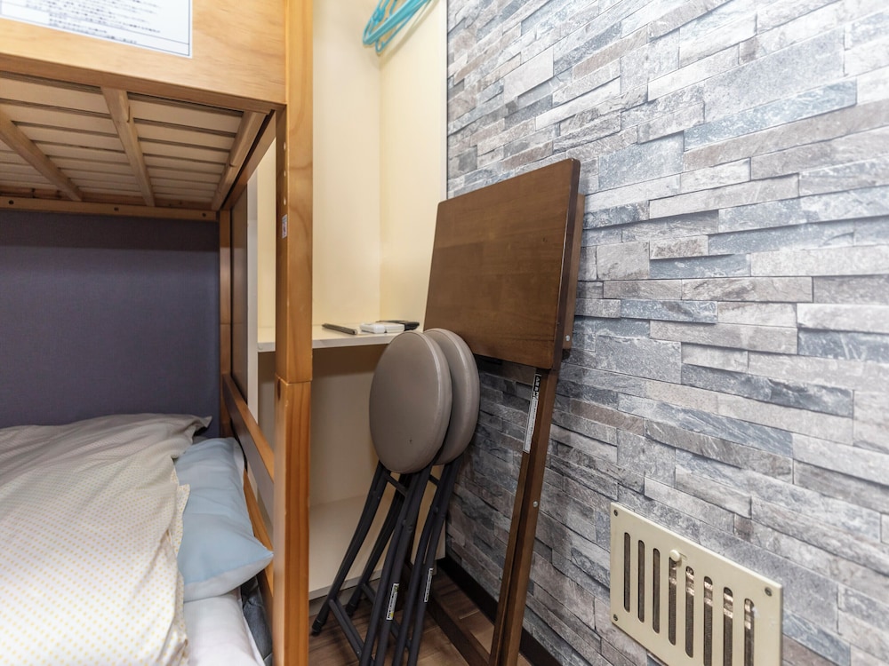 [禁煙] ツインルーム (バス・トイレ共用) 2段ベッド 客室3 | ビジネスホテル加賀