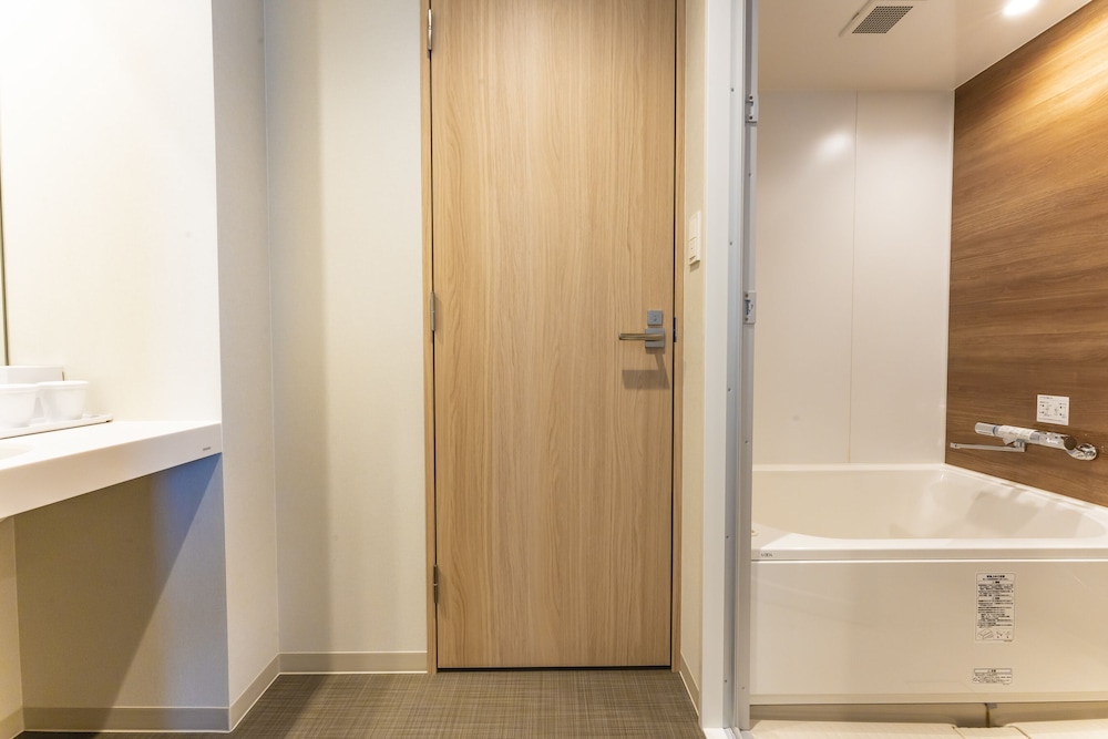 スーペリア ツインルーム 禁煙 (2名利用) 客室2 | CVS・BAY HOTEL