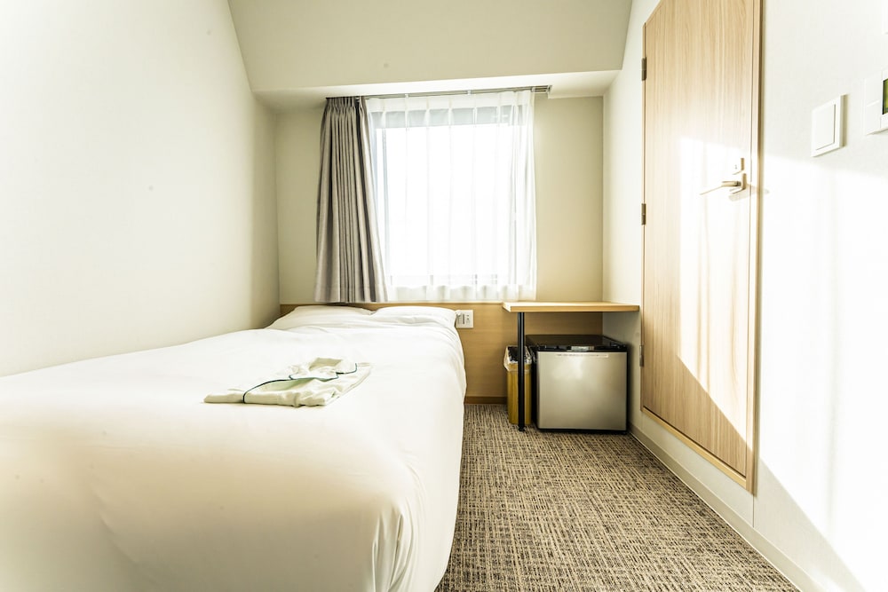 コンフォートセミダブルルーム 禁煙 (2名利用) 客室1 | CVS・BAY HOTEL