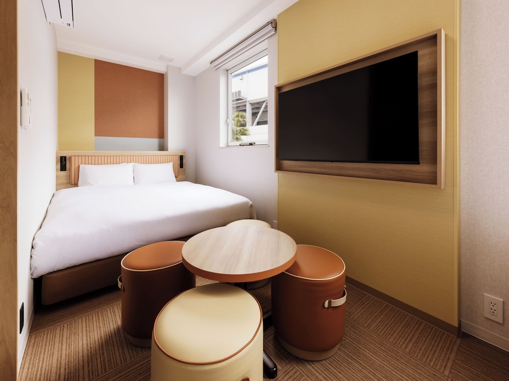 2025年3月リニューアル [禁煙] デザインツインルーム(ダブルベッド) / ベイホテル棟 | CVS・BAY HOTEL