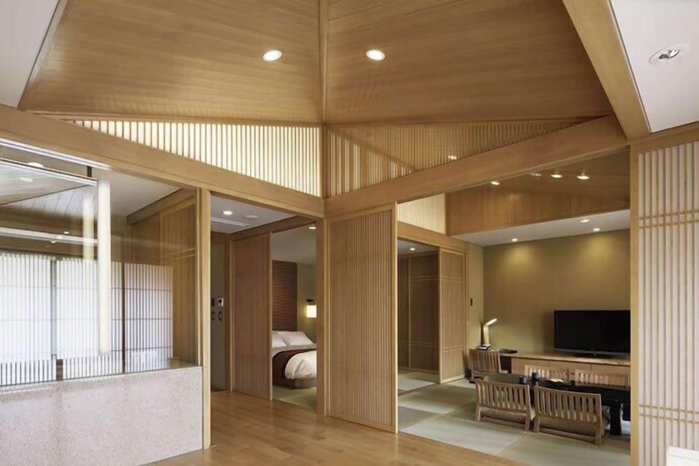 ガーデンスパスイート マウンテンビュー 客室2 | 竹泉荘 Chikusenso Onsen