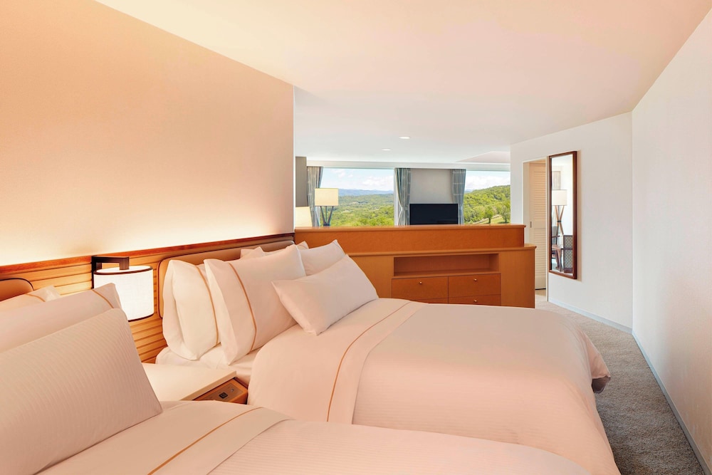 ラグジュアリー スイート 1 ベッドルーム (4 Singlebeds, Two Story) | ウェスティン ルスツ リゾート