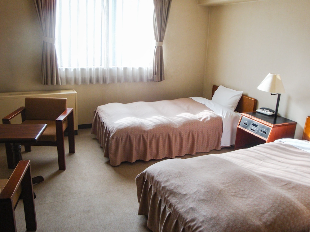 スタンダード トリプルルーム マウンテンビュー (ペット受入不可) [禁煙] 客室3 | ホテル・ラ・モンターニュ・フルハタ