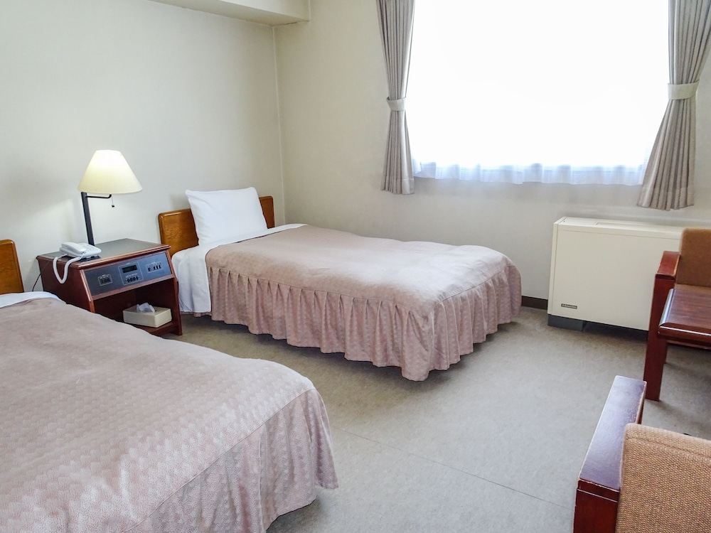 スタンダード トリプルルーム マウンテンビュー (ペット受入不可) [禁煙] 客室4 | ホテル・ラ・モンターニュ・フルハタ