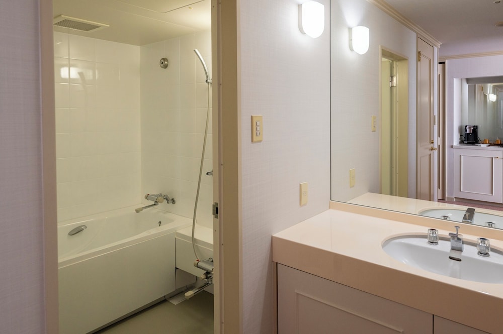 ホライゾン スーペリアトリプル (禁煙) バスルーム0 | ホテル ニューアカオ