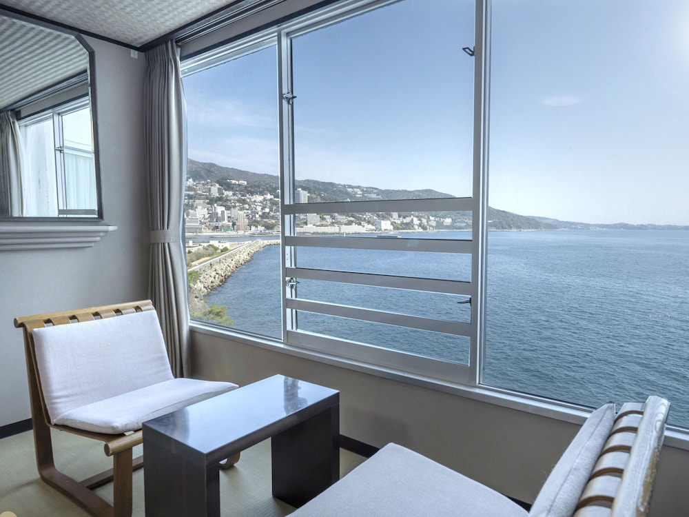 オーシャン 和室ツイン (禁煙) 客室1 | ホテル ニューアカオ