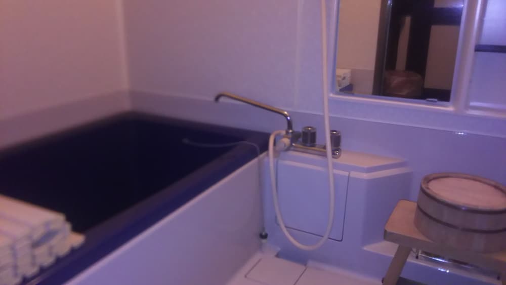 合掌造りの屋根裏を体感する和洋室 バスルーム0 | はづ合掌