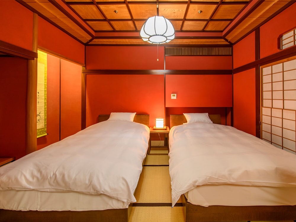 [秋の館・朱壁の和洋準特別室/秋園の間]10帖+ツイン 禁煙 客室1 | 粟津温泉 法師