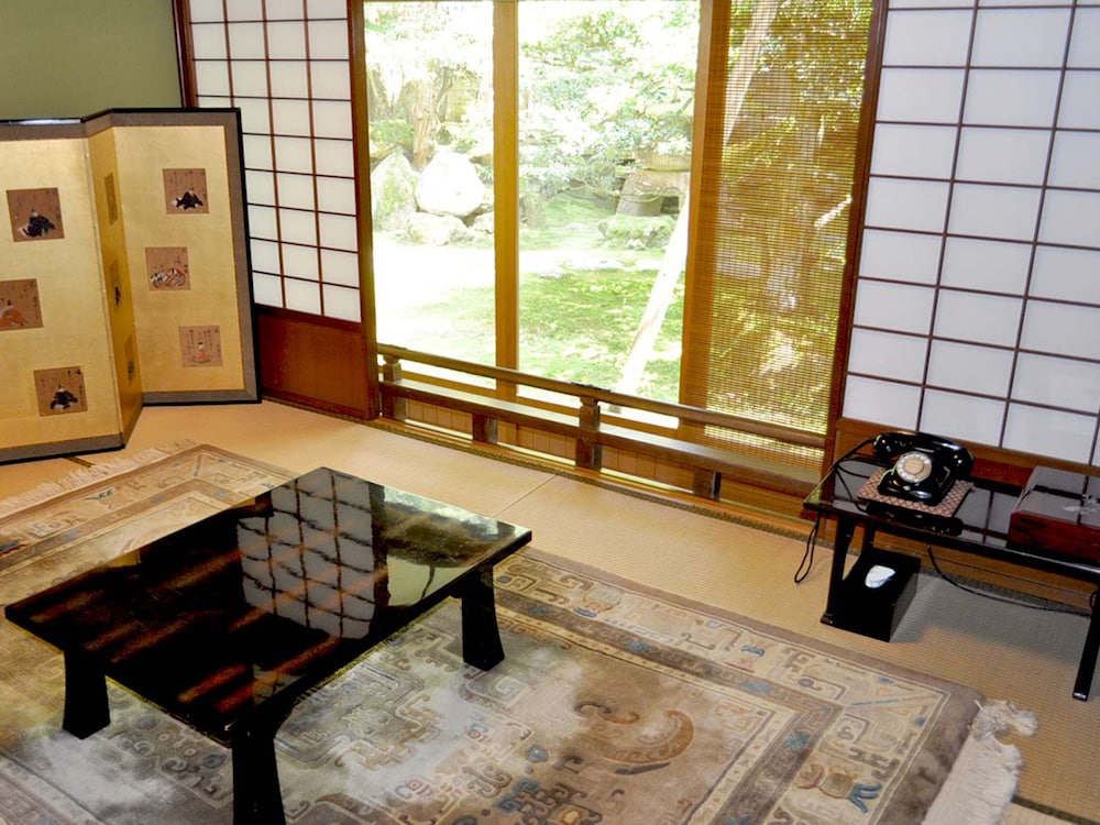 源泉かけ流し温泉付【離れ/延命閣】登録文化財客室 禁煙 客室3 | 粟津温泉 法師