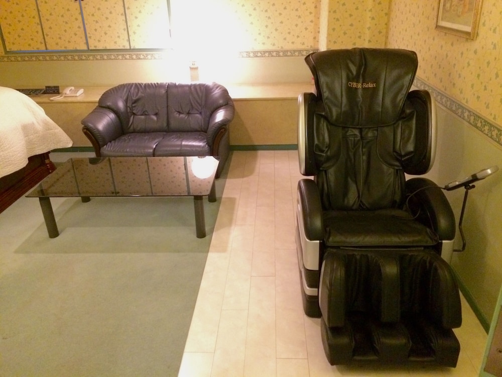 スーペリア ダブルルーム リビング エリア0 | ホテルリッツ甲子園