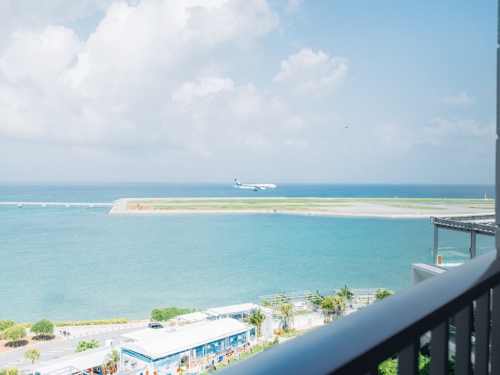 温泉露天風呂付/和洋室/オーシャンビュー 客室4 | 琉球温泉瀬長島ホテル