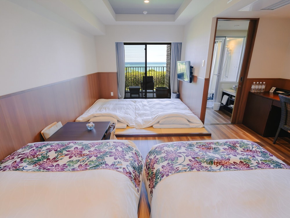 温泉露天風呂付/和洋室/オーシャンビュー 客室3 | 琉球温泉瀬長島ホテル