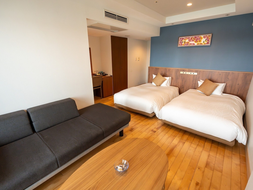 スタンダードツイン/エアポートビュー 客室1 | 琉球温泉瀬長島ホテル