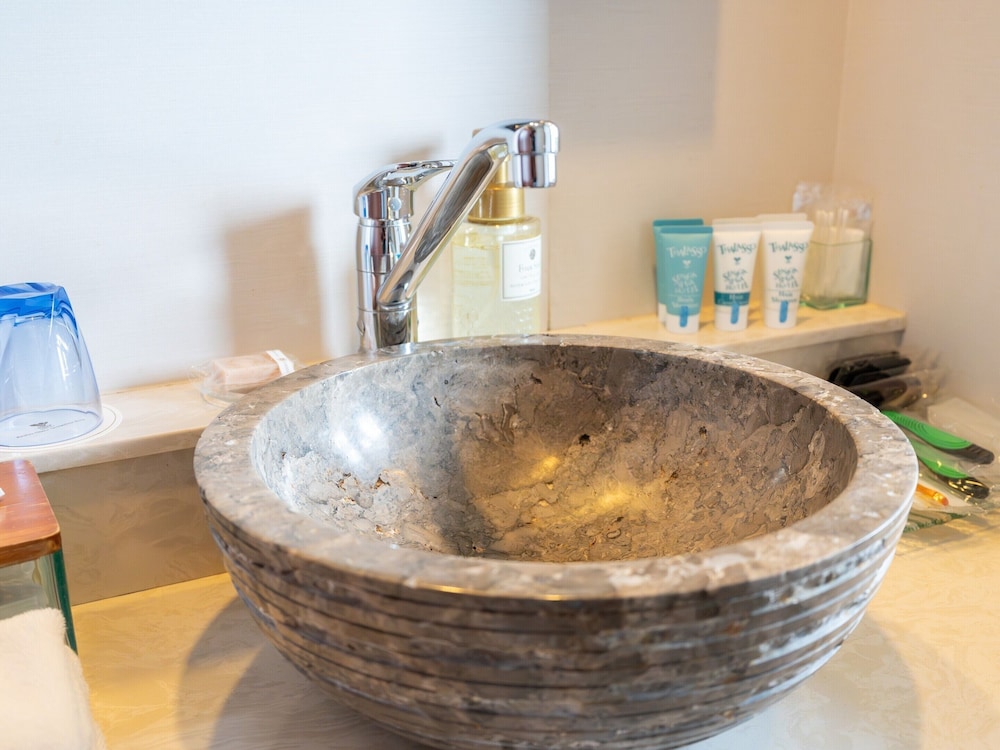 温泉露天風呂付/和洋室/オーシャンビュー 客室13 | 琉球温泉瀬長島ホテル