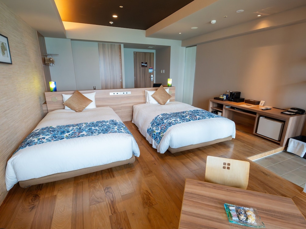 クラブフロア按司/温泉露天風呂/ツイン/オーシャンビュー 客室11 | 琉球温泉瀬長島ホテル