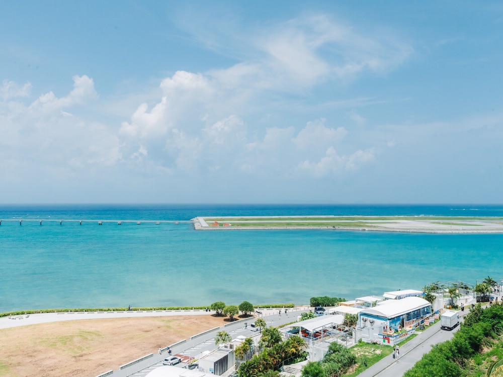 クラブフロア按司/温泉露天風呂/ツイン/オーシャンビュー 客室20 | 琉球温泉瀬長島ホテル