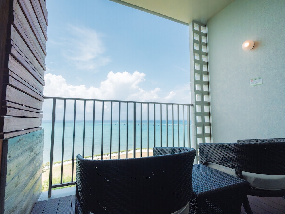 クラブフロア按司/温泉露天風呂/ツイン/オーシャンビュー | 琉球温泉瀬長島ホテル