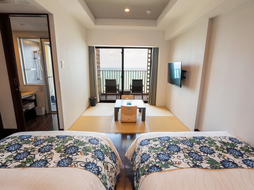 温泉露天風呂付/和洋室/オーシャンビュー 客室17 | 琉球温泉瀬長島ホテル