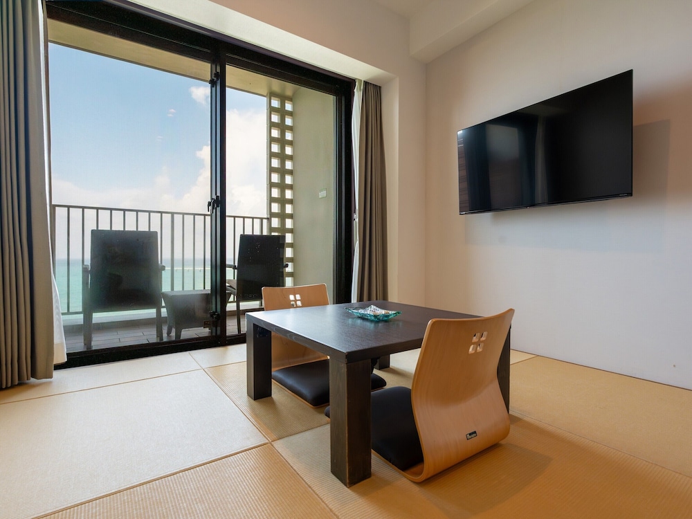 温泉露天風呂付/和洋室/オーシャンビュー 客室21 | 琉球温泉瀬長島ホテル