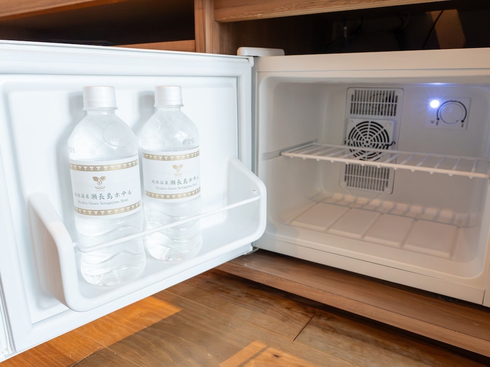 クラブフロア按司/温泉露天風呂/ツイン/オーシャンビュー 客室9 | 琉球温泉瀬長島ホテル