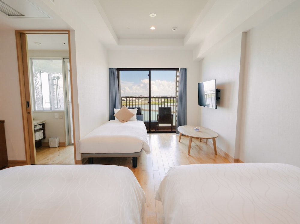 スタンダードツイン/エアポートビュー | 琉球温泉瀬長島ホテル