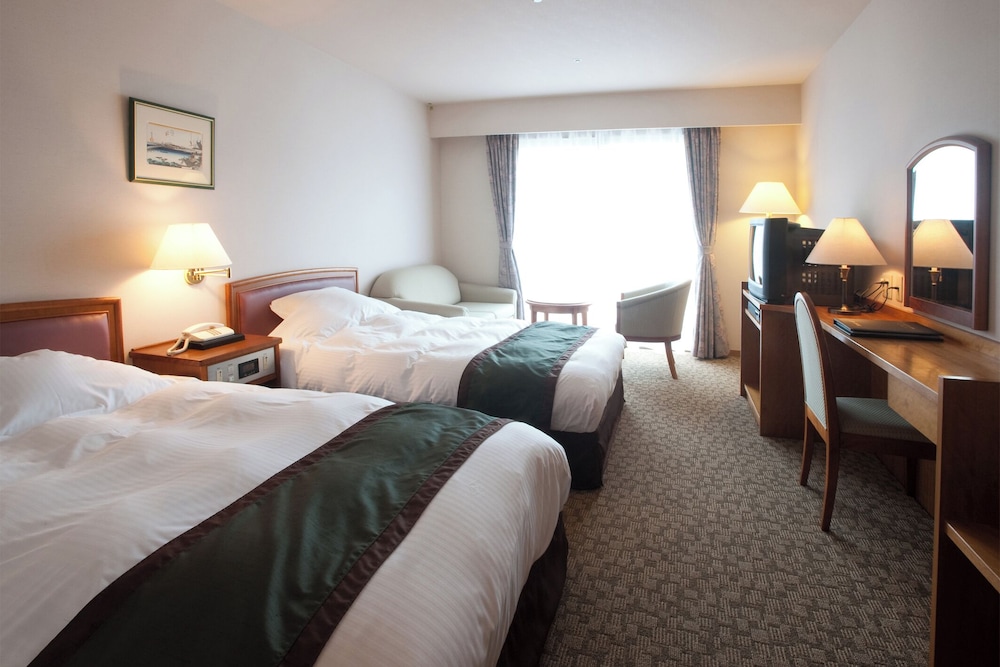 洋室　禁煙 客室3 | 嬉野温泉 ホテル華翠苑