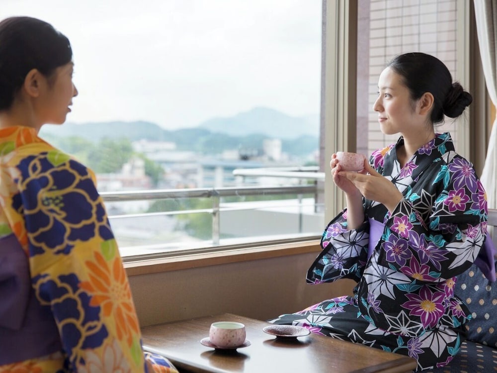 和室 客室3 | 嬉野温泉 ホテル華翠苑